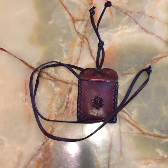 Ladies Leather Crossbody Bag - Picture 6 of 6